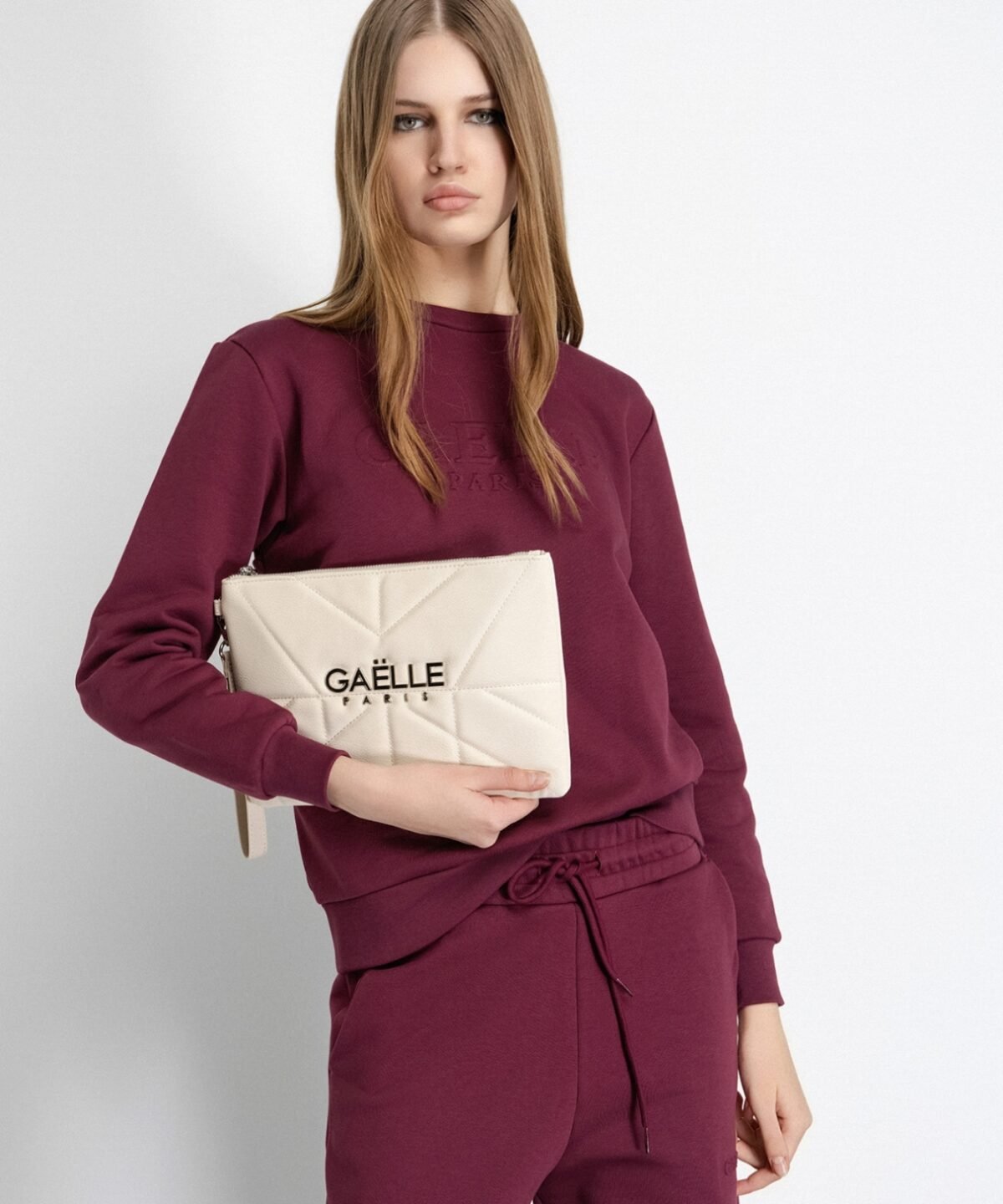 Regular Pochette Metal Logo • Nero - Gaëlle Paris