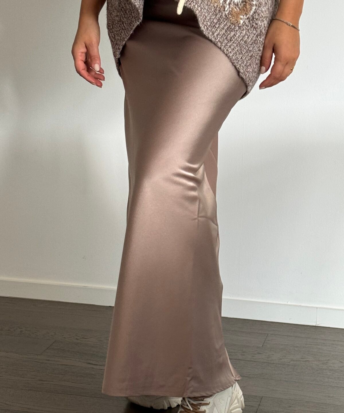 GONNA LUNGA IN SATIN