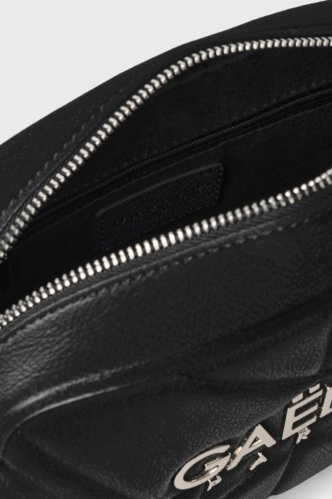 Regular Camera Bag Metal Logo • Nero GAACW02368 2