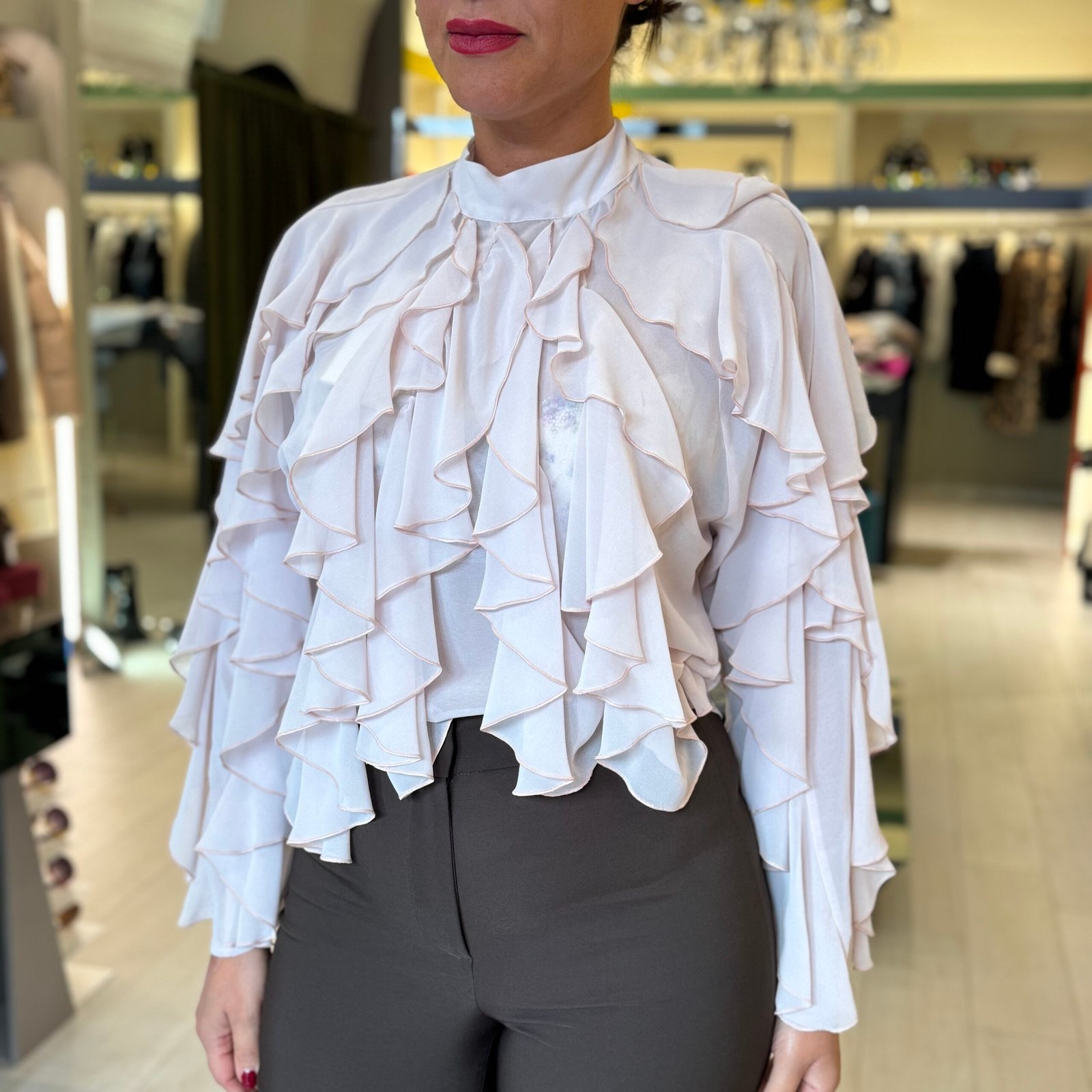 camicia balze cipria