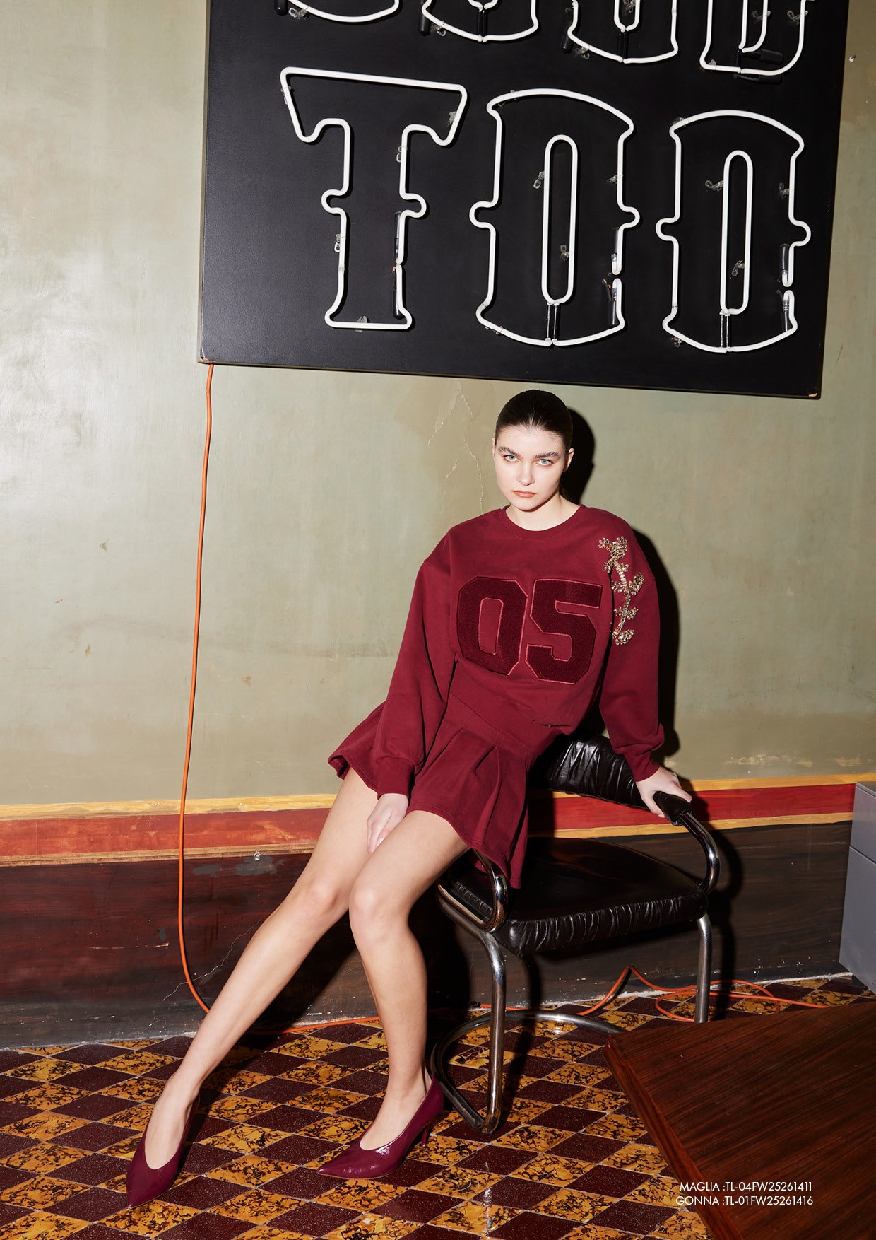 felpa e gonna rosso scuro -trash and luxury